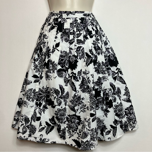 Talbots Dresses & Skirts - TALBOTS 100% Cotton Black & White Floral A-Line Skirt Sz 4 📦DISCOUNTED SHIPPING